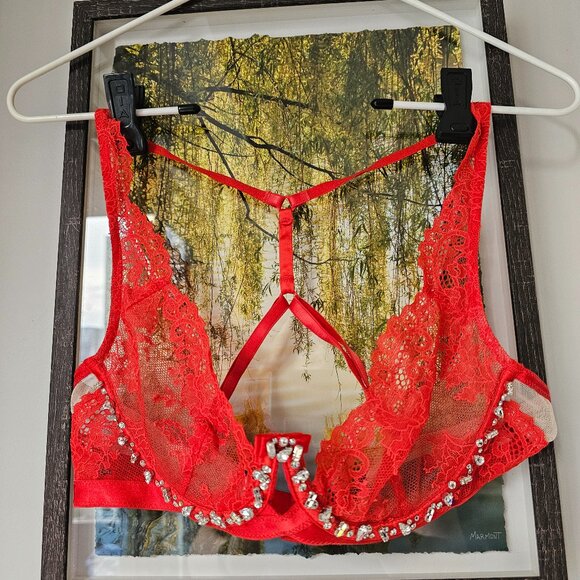 VS Red Crystal Bra - Picture 1 of 3